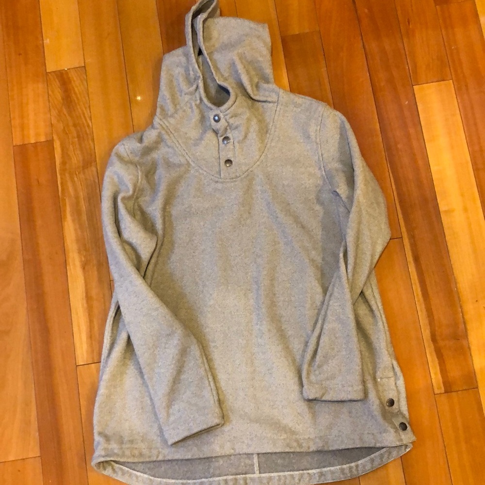 Women’s north face pullover